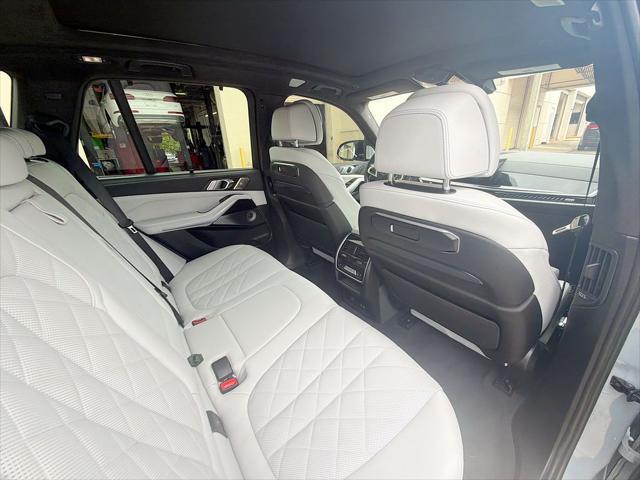 2025 BMW X5 M60i