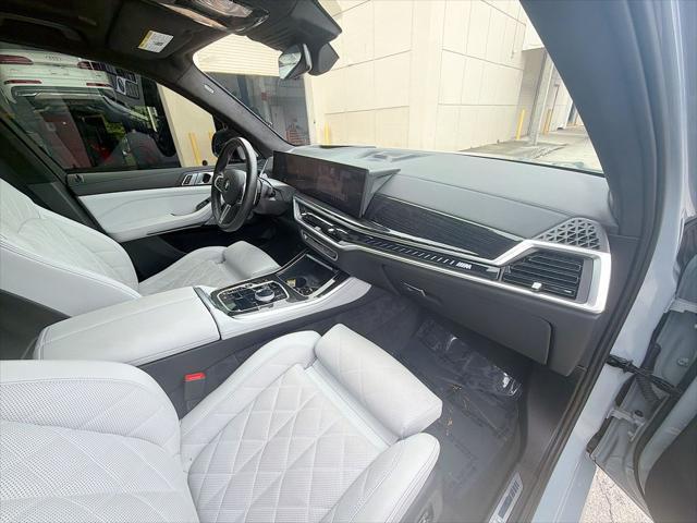 2025 BMW X5 M60i