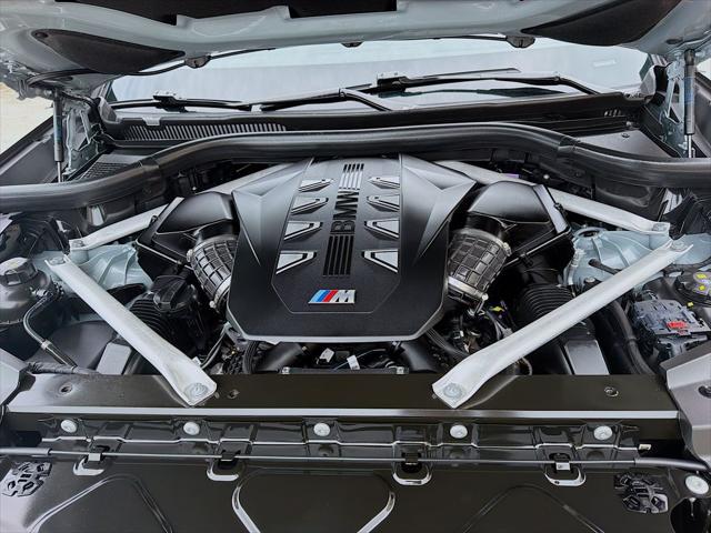 2025 BMW X5 M60i