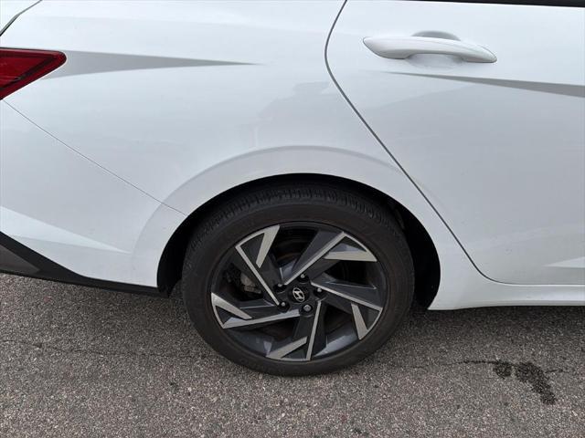 2025 Hyundai Elantra SEL Sport