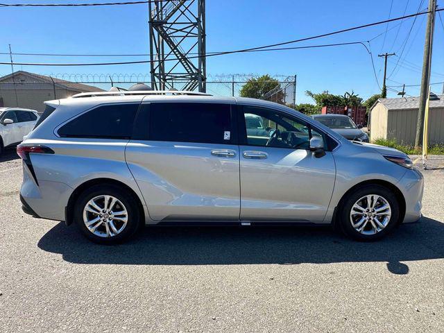 2024 Toyota Sienna Platinum