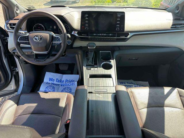 2024 Toyota Sienna Platinum