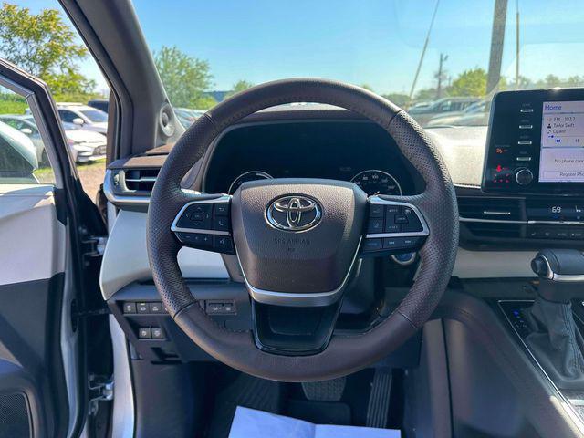 2024 Toyota Sienna Platinum