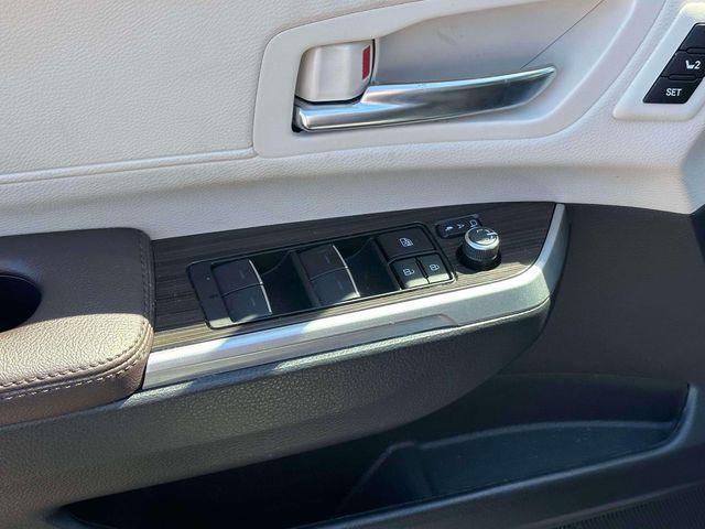 2024 Toyota Sienna Platinum