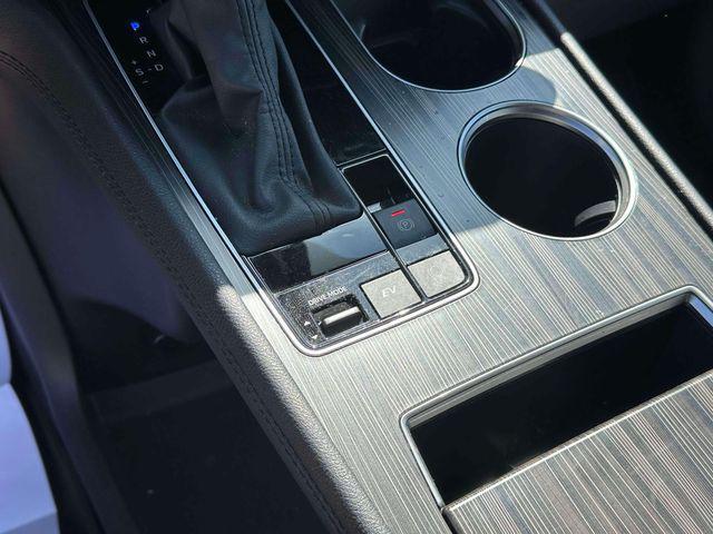 2024 Toyota Sienna Platinum
