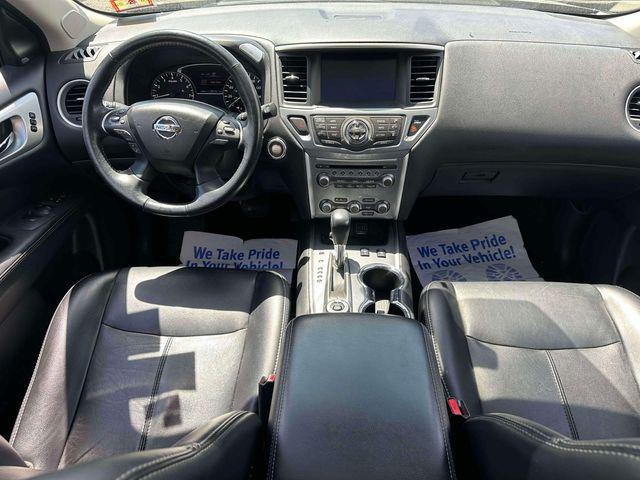 2019 Nissan Pathfinder SL