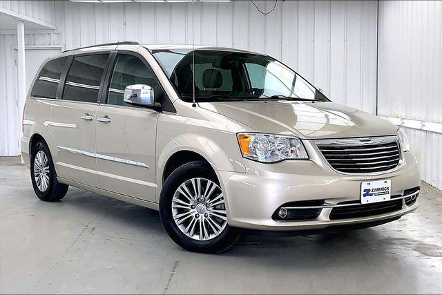 2014 Chrysler Town & Country Touring-L for sale in MADISON, WI