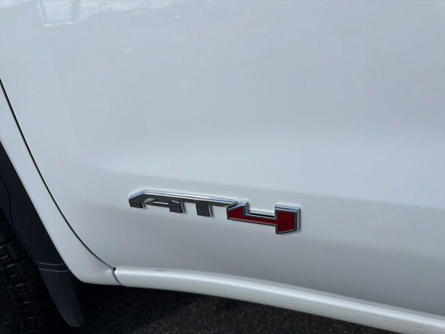 2023 GMC Sierra 1500 4WD Crew Cab Short Box AT4