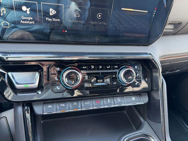 2023 GMC Sierra 1500 4WD Crew Cab Short Box AT4