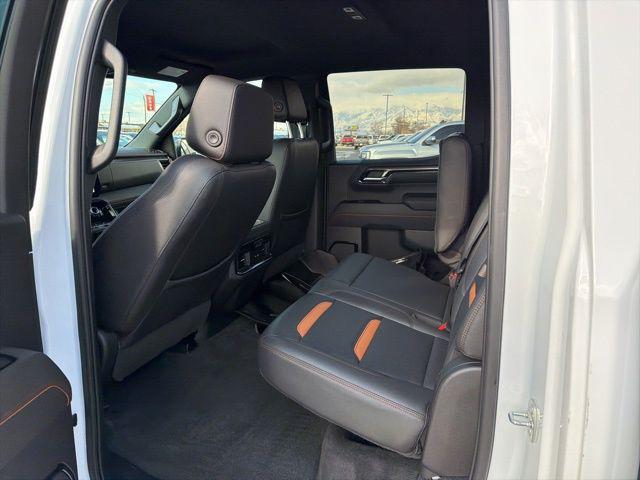 2023 GMC Sierra 1500 4WD Crew Cab Short Box AT4