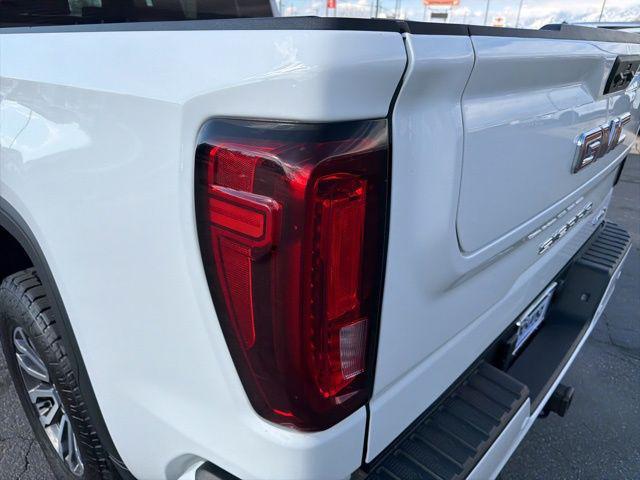 2023 GMC Sierra 1500 4WD Crew Cab Short Box AT4