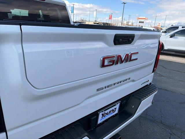 2023 GMC Sierra 1500 4WD Crew Cab Short Box AT4