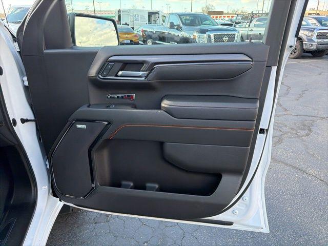 2023 GMC Sierra 1500 4WD Crew Cab Short Box AT4
