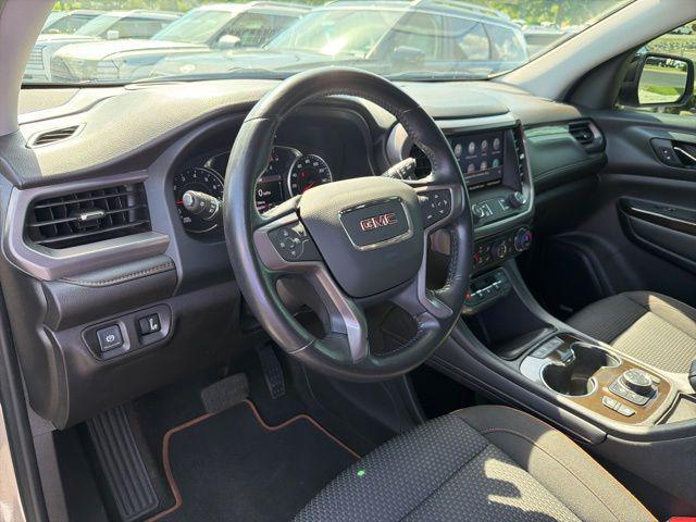 2022 GMC Acadia AWD AT4