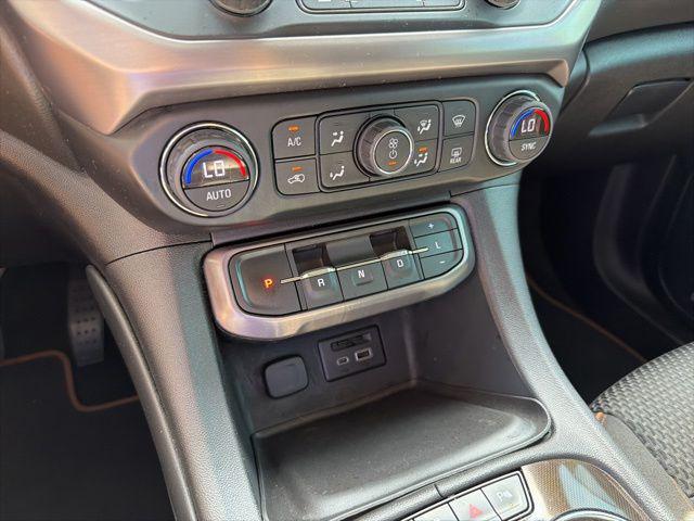 2022 GMC Acadia AWD AT4