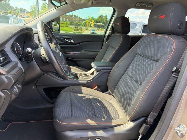 2022 GMC Acadia AWD AT4