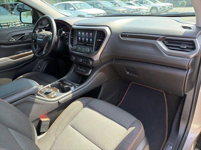 2022 GMC Acadia AWD AT4