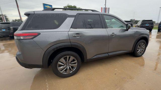 2025 Nissan Pathfinder SV - Photo 8