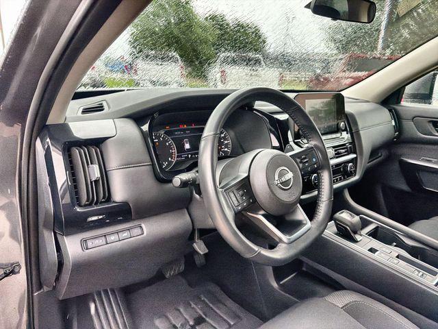 2025 Nissan Pathfinder SV - Photo 10