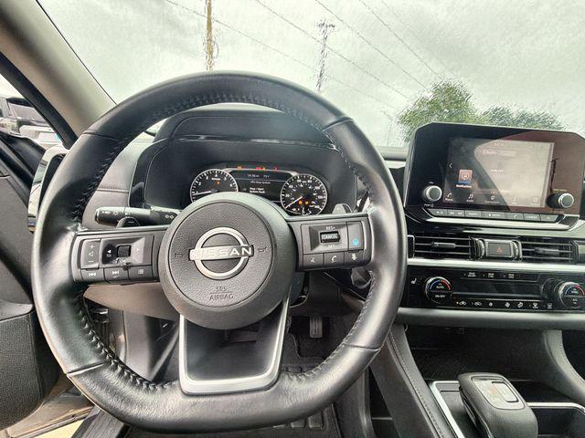 2025 Nissan Pathfinder SV - Photo 11