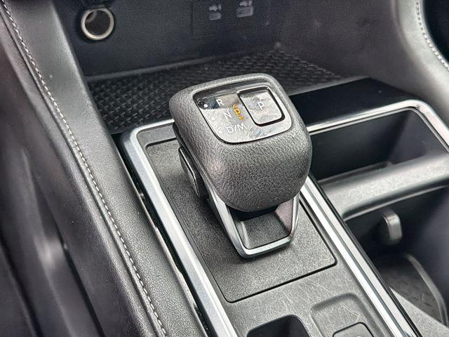 2025 Nissan Pathfinder SV - Photo 15