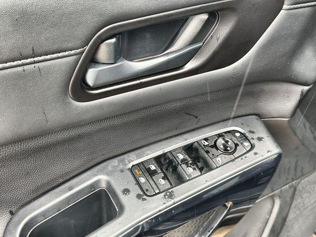 2025 Nissan Pathfinder SV - Photo 22