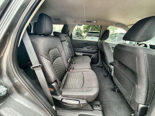 2025 Nissan Pathfinder SV - Photo 26