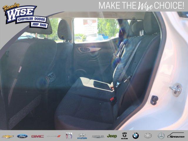 2017 Nissan Rogue Sport SV