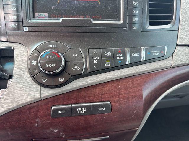 2013 Toyota Sienna XLE V6 8 Passenger
