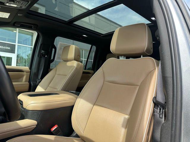 2023 Chevrolet Suburban 4WD Premier