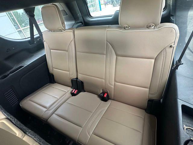 2023 Chevrolet Suburban 4WD Premier