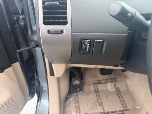 2004 Toyota Prius Base