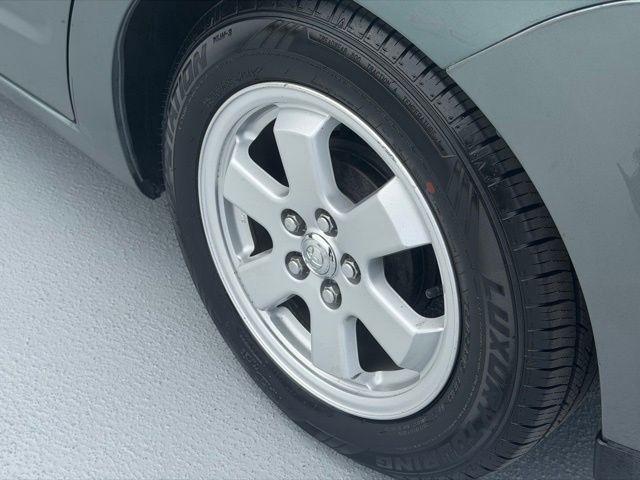 2004 Toyota Prius Base
