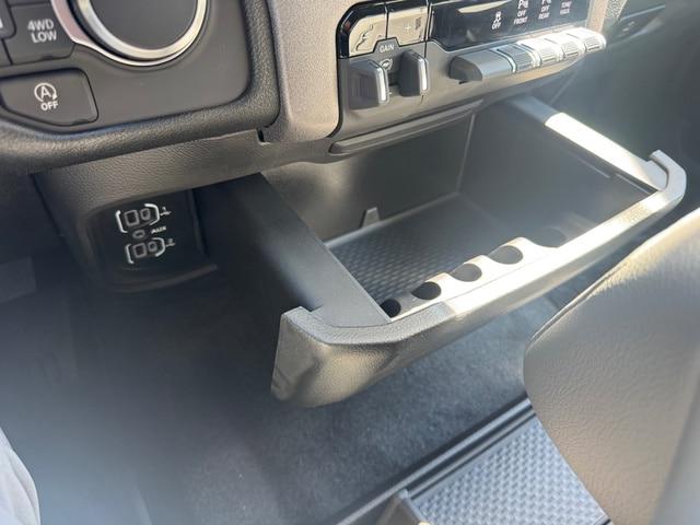 2026 Ram 1500 Tradesman Quad Cab 4x4 64 Box