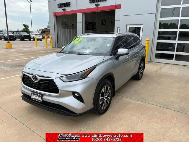 2022 Toyota Highlander XLE for sale in Emporia, KS