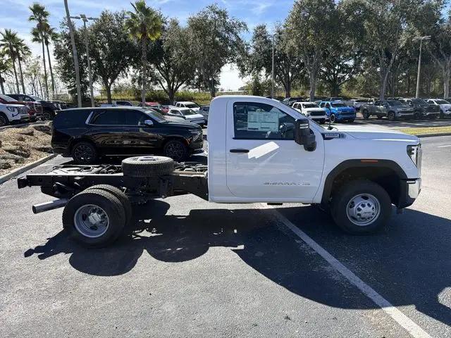 2026 GMC Sierra 3500HD Pro