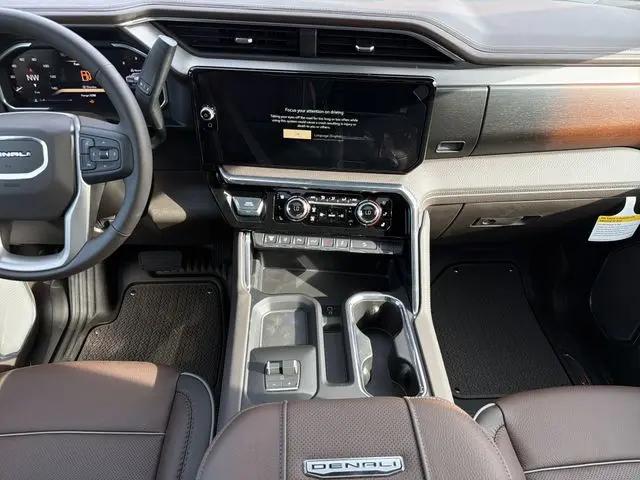 2026 GMC Sierra 2500HD Crew Cab, Standard Bed, Denali, 4WD