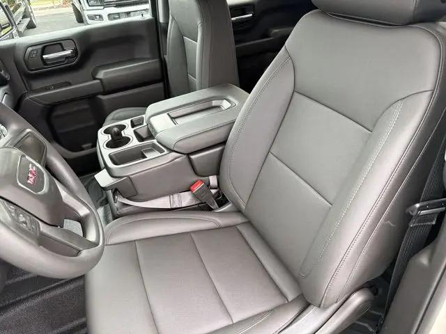 2026 GMC Sierra 1500 Crew Cab, Standard Bed, Pro, 4WD