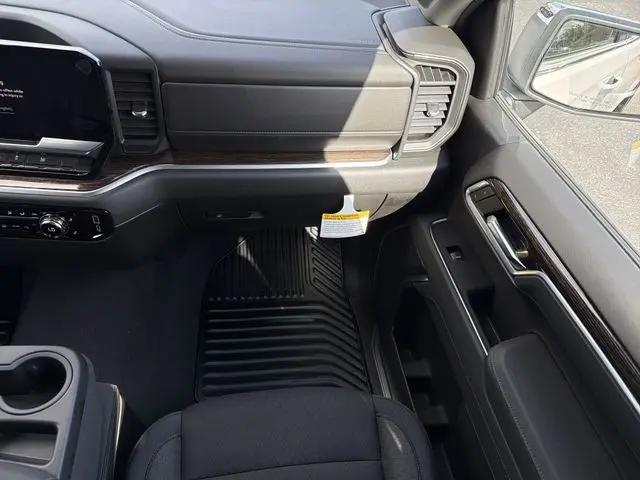 2026 GMC Sierra 1500 Crew Cab, Standard Bed, SLE, 4WD