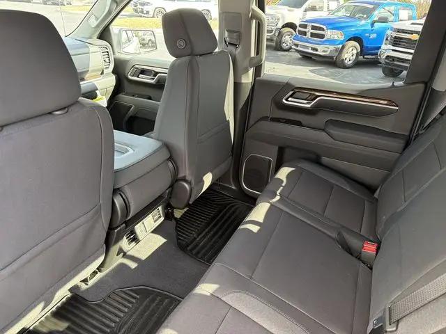 2026 GMC Sierra 1500 Crew Cab, Standard Bed, SLE, 4WD