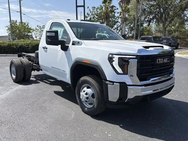 2026 GMC Sierra 3500HD Pro