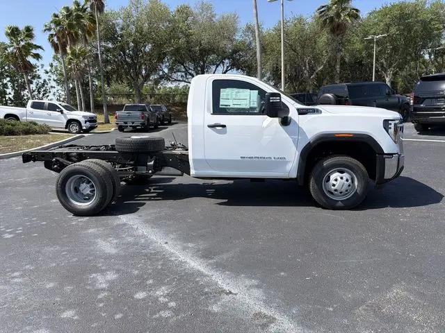 2026 GMC Sierra 3500HD Pro