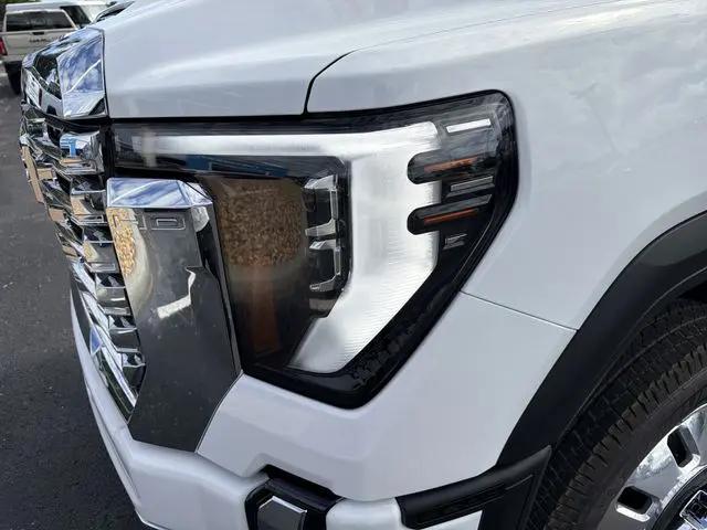 2026 GMC Sierra 3500HD Crew Cab, Long Bed, Denali Dual Rear Wheel, 4WD