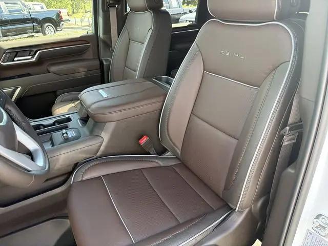 2026 GMC Sierra 2500HD Crew Cab, Standard Bed, Denali, 4WD