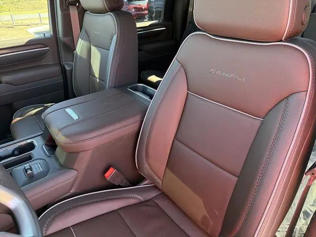 2026 GMC Sierra 2500HD Crew Cab, Standard Bed, Denali, 4WD
