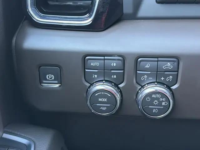 2026 GMC Sierra 2500HD Crew Cab, Standard Bed, Denali, 4WD