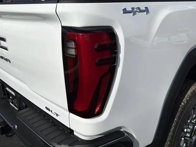 2026 GMC Sierra 3500HD Crew Cab, Long Bed, SLT Dual Rear Wheel, 4WD