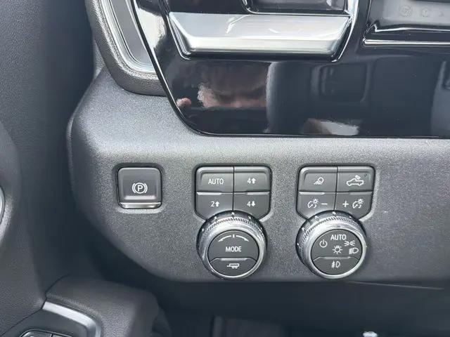 2026 GMC Sierra 3500HD Crew Cab, Long Bed, SLT Dual Rear Wheel, 4WD