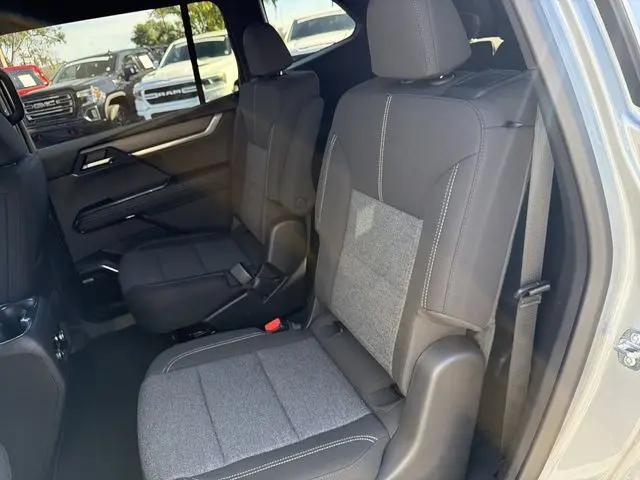 2026 GMC Acadia Elevation FWD