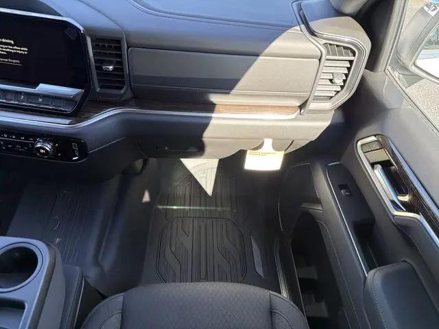 2026 GMC Sierra 1500 Crew Cab, Short Bed, SLE, RWD